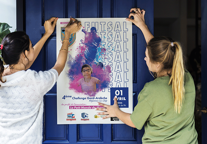 Affiche de l'évènement sur un mockup : 4ème éditions tournoi futsal Gard-Ardèche organisé par l'amicale des sapeurs pompiers au profit de l'association le petit monde de Manon